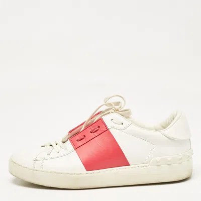 Pre-owned Valentino Garavani White/red Leather Rockstud Lace Up Sneakers Size 39