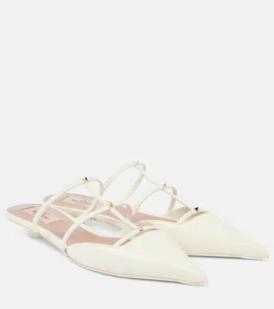Valentino Garavani Rockstud Wispy Calfskin Mule 20 Mm In Ivory