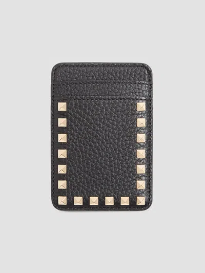 Valentino Garavani Women's Rockstud Magnetic Cardholder In Grainy Calfskin In Black