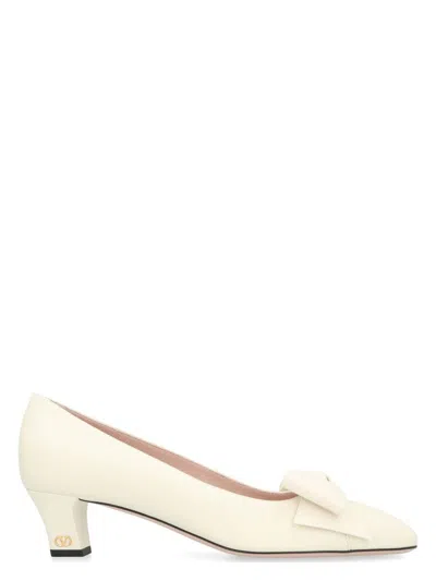 VALENTINO GARAVANI WOMEN'S VALENTINO GARAVANI - BOWOW LEATHER PUMPS