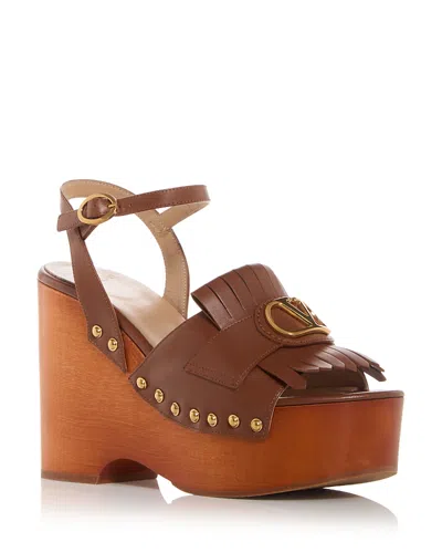 Valentino Garavani Women's Vlogo Clog Sandals In Tabacco