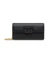 Valentino Garavani Vlogo Signature Grainy Calfskin Wallet With Chain Woman Black Uni In Black