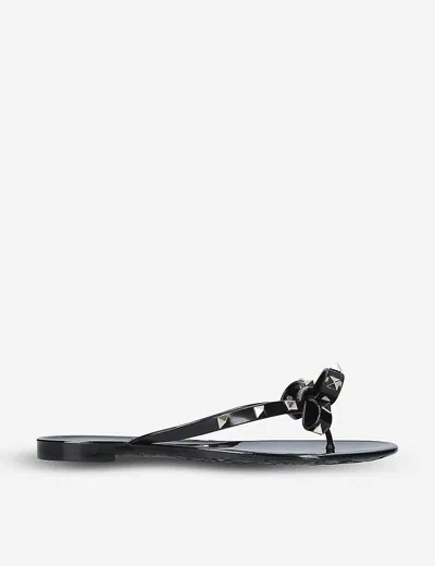 Valentino Garavani The Rockstud Rubber Flip Flops In Black