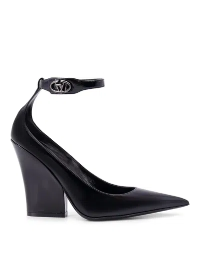 VALENTINO GARAVANI PATENT LEATHER DCOLLET
