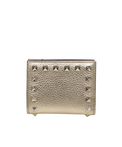 Valentino Garavani Valentino Garavani Rockstud Zip-up Wallet In Brown