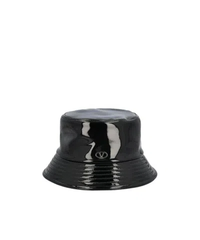 Valentino Garavani Valentino Logo Plaque Bucket Hat In Black