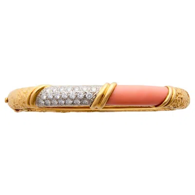 Pre-owned Van Cleef & Arpels Coral And 18k Hammered Gold Bracelet Circa 1970s In Red