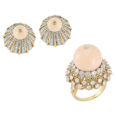 Pre-owned Van Cleef & Arpels Coral And Diamond Ring And Earrings Set In Red