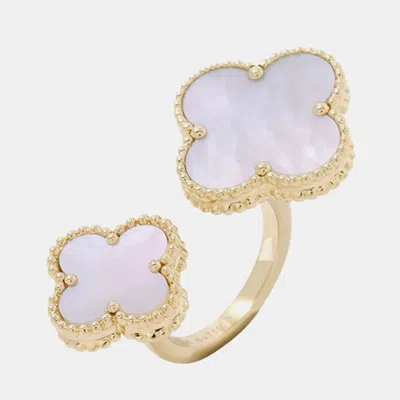 Pre-owned Van Cleef & Arpels Magic Alhambra Between The Finger 18k Yellow Gold Mother Of Pearl Ring Eu 51