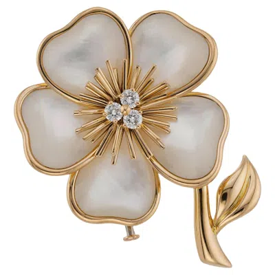 Pre-owned Van Cleef & Arpels Nerval Diamond Mother-of-pearl Yellow Gold Flower Brooch