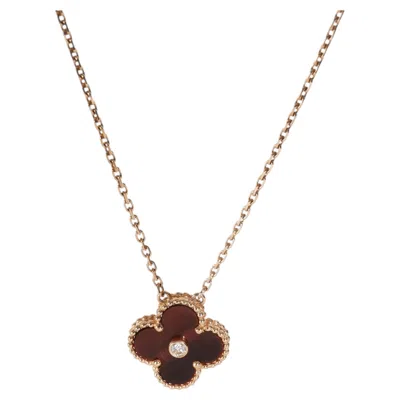 Pre-owned Van Cleef & Arpels Rose Gold Diamond 2017 Limited Edition Vintage Alhambra Penda In Red
