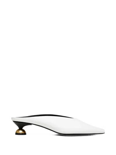 Vanda Novak Spitze Tracy Pumps In Weiss