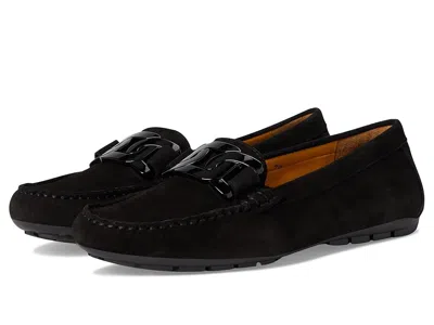 Vaneli Aiker In Black