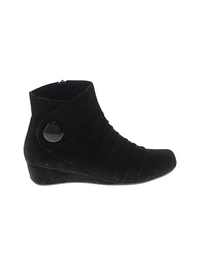 Pre-owned Vaneli Ankle Boots In Black