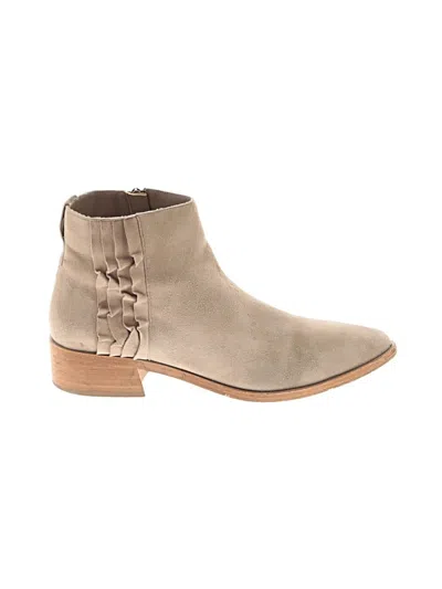 Pre-owned Vaneli Ankle Boots In Tan