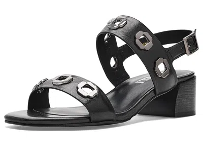 Vaneli Cris In Black