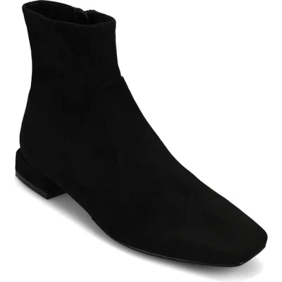 Vaneli Elisia Bootie In Black