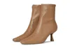 Vaneli Gabris In Brown