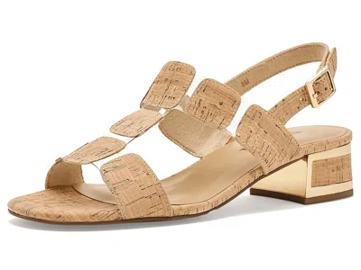 Vaneli Hatty In Neutral