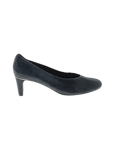 Pre-owned Vaneli Heels In Black