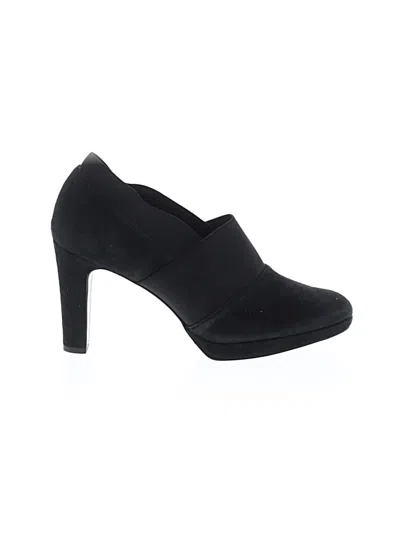 Pre-owned Vaneli Heels In Black