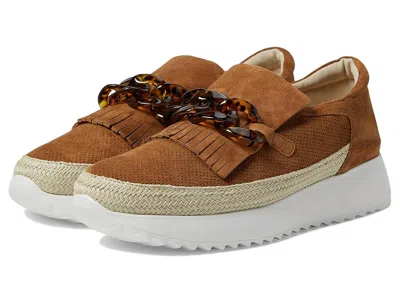 Vaneli Qerene In Brown