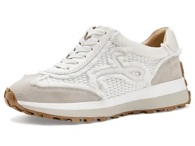 Vaneli Quiton In Multi