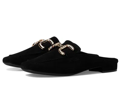 Vaneli Shaine In Black