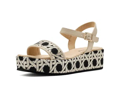 Vaneli Walda Women's Sandals Cream/black Fabric: 9 N (aa)