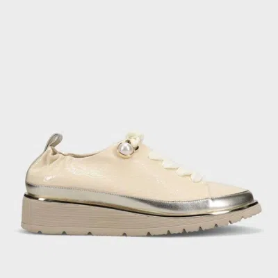 Vaneli Women's Flash Sneaker In Cream In White
