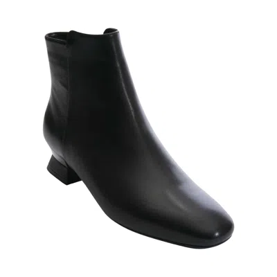 Vaneli Women's Pensee Bootie In Black Nappa