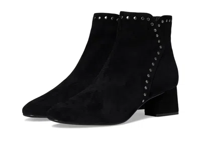 Vaneli Zoey In Black