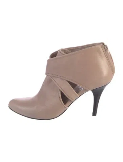 Pre-owned Vanessa Bruno Leather Boots In Neutral