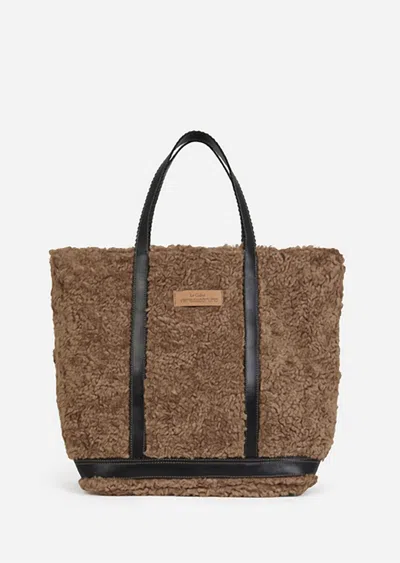 Vanessabruno Large Shearling Cabas Bag In Camel In Brown