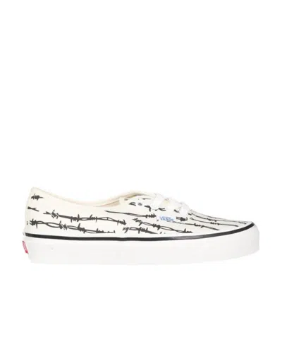 Vans Barbed Wire Low Upper Board Shoes In White