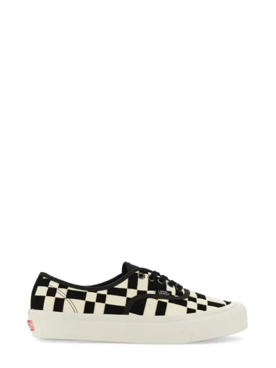 Vans Two-toned Canvas Low-top Sneaker In Multicolour
