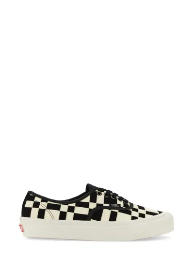 Vans Two-toned Canvas Low-top Sneaker In Multicolour