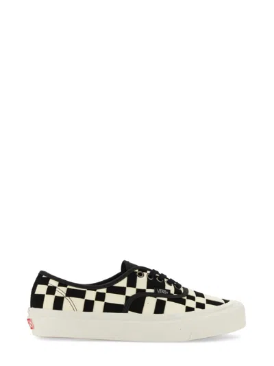 Vans Two-toned Canvas Low-top Sneaker In Multicolour