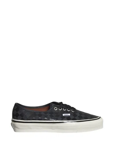 Vans Authentic Low-top Sneakers In Black