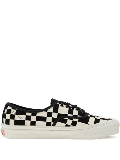 Vans Checkerboard Lace-up Trainers In Black