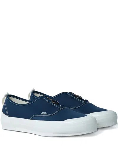 Vans Front-zip Round-toe Sneakers In Black