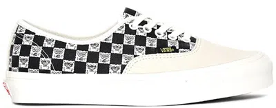 Pre-owned Vans Men's  Authentic Spongebob Checkerboard Sneakers In Yellow/black In Multi