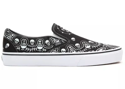 Pre-owned Vans Men's  Classic Slipon Skull Bandana Print White Sneakers In Black/true White