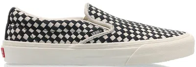 Pre-owned Vans Men's  Slipon Taka Hayashi Sneakers In Marshmallow/black