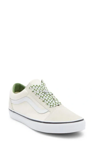 Vans Old Skool Sneaker In White