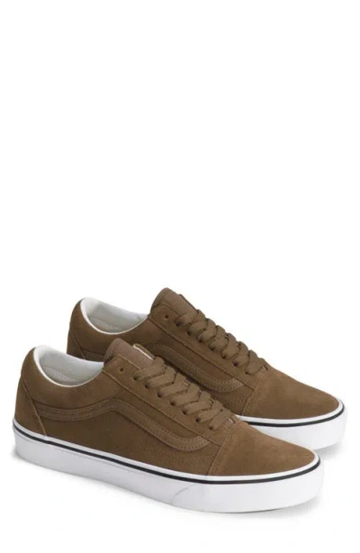 Vans Old Skool Sneaker In Brown