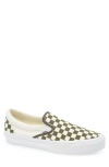 Vans Ua Classic Slip-on Stackform Sneakers Checkerboardblack/ White In Checkerboard Grape Leaf