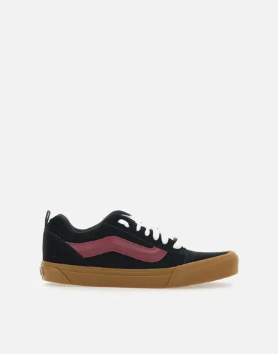 Vans Trainers In Black/purple