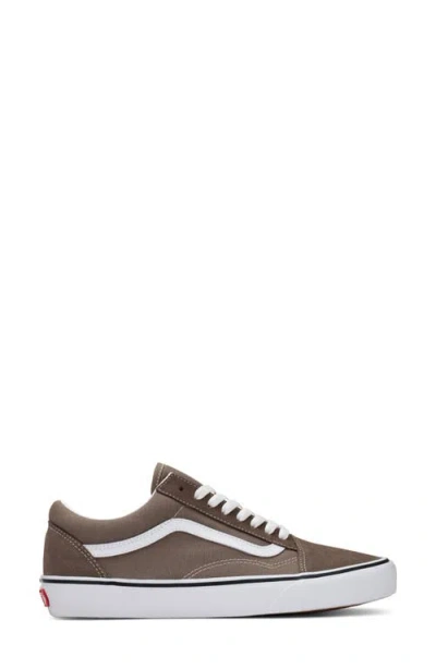 Vans U Old Skool Sneaker In Brown
