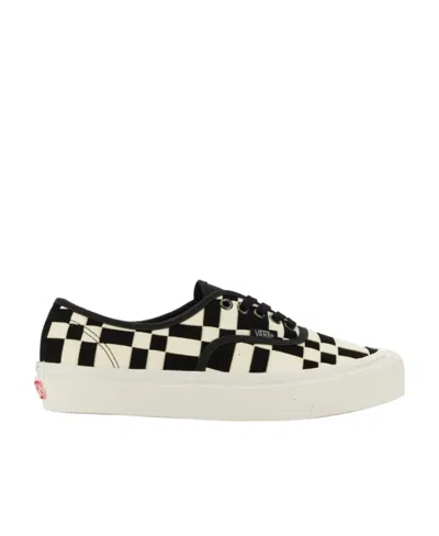 Vans Two-toned Canvas Low-top Sneaker In Multicolour